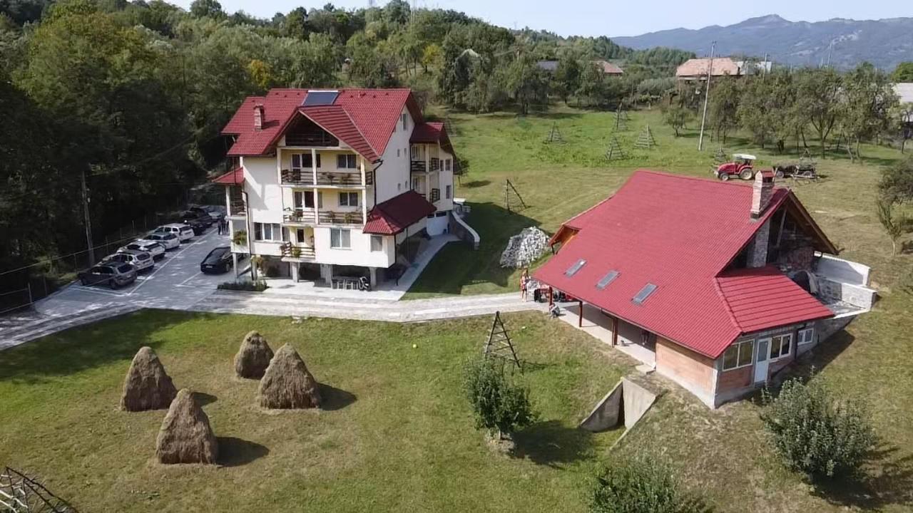 科尔贝尼 图塔旅馆酒店 外观 照片